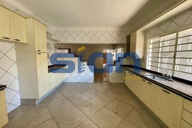 Casa &agrave; venda - 267m&sup2; - Zona II