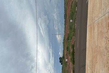 Terreno &agrave; venda - 300m&sup2; - Centro