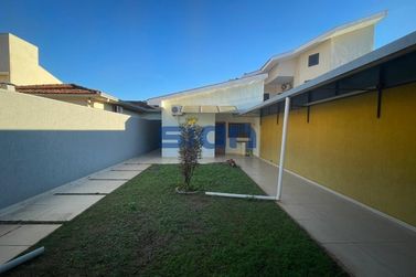 Casa &agrave; venda - 245m&sup2; - Zona II