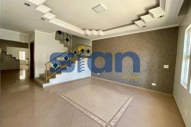 Casa para alugar - 267m&sup2; - Zona II