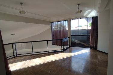 Casa &agrave; venda - 406m&sup2; - Zona II