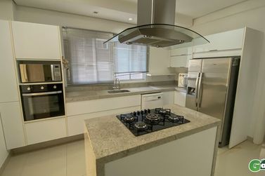 Apartamento para alugar - 269m&sup2; - Zona III