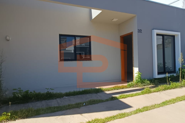 Casa &agrave; venda - 80m&sup2; - Zona V