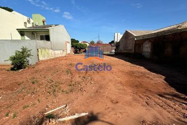 Terreno &agrave; venda - 490m&sup2; - Zona II