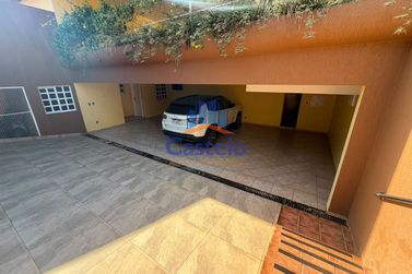 Casa para alugar - 510m&sup2; - ZONA II