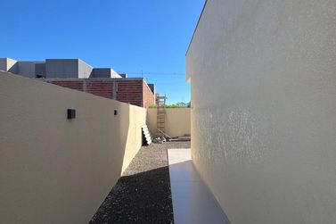 Casa &agrave; venda - 200m&sup2; - Jardim Real