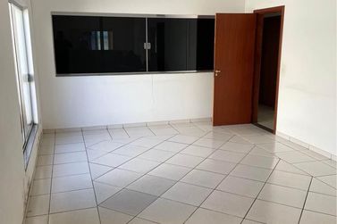 Sal&atilde;o Comercial &agrave; venda - 490m&sup2; - Zona I