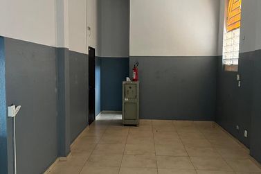 Sal&atilde;o Comercial para alugar - 500m&sup2; - ZONA VII