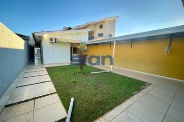 Casa &agrave; venda - 245m&sup2; - Zona II