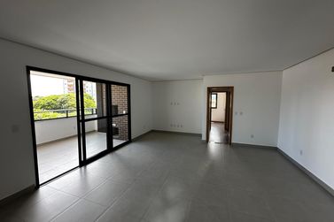 Apartamento &agrave; venda - 143m&sup2; - Zona I
