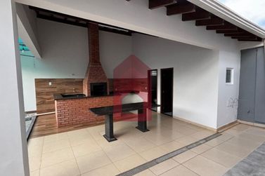 Casa &agrave; venda - 200m&sup2; - Jardim Aratimb&oacute;