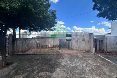 Casa &agrave; venda - 212m&sup2; - PARQUE CIDADE JARDIM