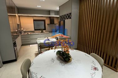 Casa &agrave; venda - 260m&sup2; - ZONA VII