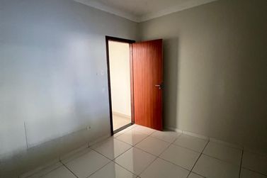 Casa para alugar - 100m&sup2; - Jardim Tropical