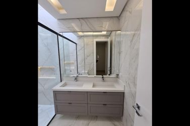 Casa &agrave; venda - 250m&sup2; - Conjunto Residencial Portal das &Aacute;guas