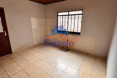 Casa para alugar - 100m&sup2; - JARDIM TAMOIO
