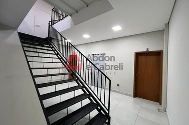 Sal&atilde;o Comercial para alugar - 800m&sup2; - Zona III