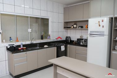 Sobrado &agrave; venda - 152m&sup2; - Zona II