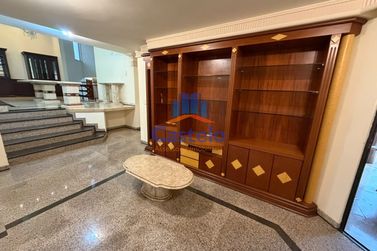 Casa para alugar - 300m&sup2; - ZONA I-A