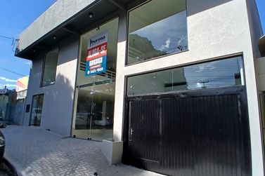 Sal&atilde;o Comercial para alugar - 800m&sup2; - Zona II