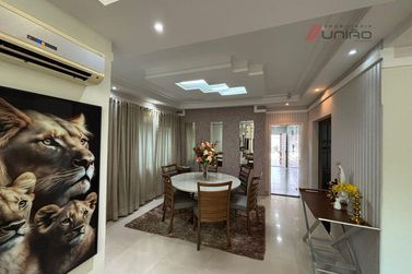 Casa &agrave; venda - 275m&sup2; - Zona 1a