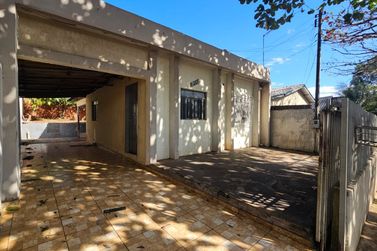 Casa &agrave; venda - 84m&sup2; - CONJUNTO RESIDENCIAL VINTE E SEIS D