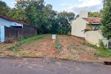 Terreno &agrave; venda - 308m&sup2; - Jardim Canada II