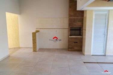 Casa &agrave; venda - 185m&sup2; - Zona Armaz&eacute;m