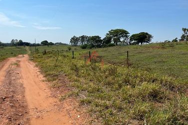 Ch&aacute;cara &agrave; venda - 20000m&sup2; - Jardim Aeroporto