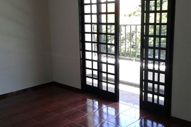 Sal&atilde;o Comercial &agrave; venda - 305m&sup2; - Zona 1