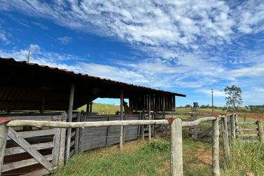 Ch&aacute;cara &agrave; venda - 24m&sup2; - SERRA DOS DOURADOS