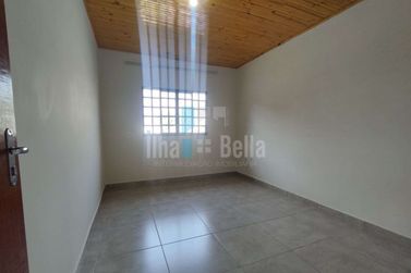 Casa para alugar - Parque Tarum&atilde;