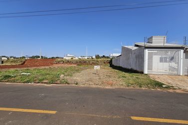 Terreno &agrave; venda - 168m&sup2; - Jardim Aeroporto