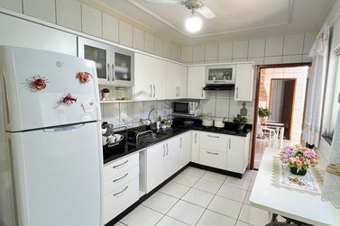 Casa &agrave; venda - 225m&sup2; - Jardim Para&iacute;so