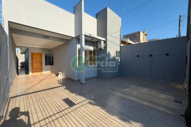 Casa para alugar - Jardim Cima