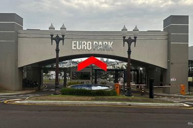 Terreno &agrave; venda - 378m&sup2; - EURO PARK