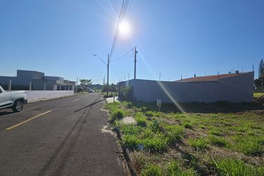Terreno &agrave; venda - 204m&sup2; - Jardim Aeroporto