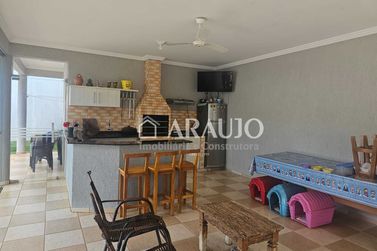 Sobrado &agrave; venda - 272m&sup2; - Zona III