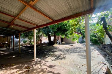 Casa &agrave; venda - 102m&sup2; - ZONA III