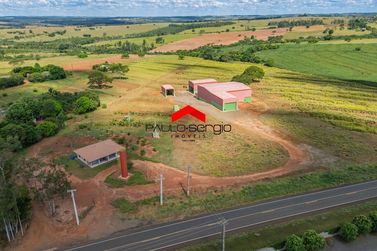Ch&aacute;cara &agrave; venda - Rodovia 482