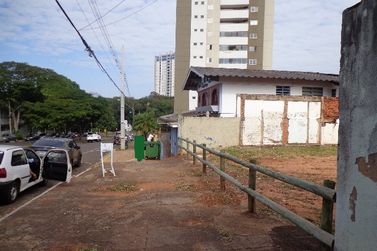 Terreno &agrave; venda - 1631m&sup2; - Zona 1