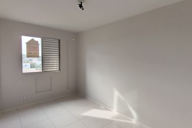 Apartamento para alugar - 68m&sup2; - ZONA III