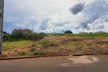 Terreno &agrave; venda - 151m&sup2; - Parque Residencial Italia II