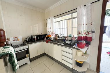 Casa &agrave; venda - 130m&sup2; - Jardim Villa Romana