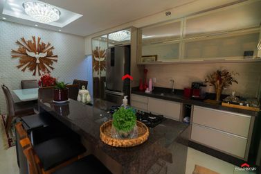 Sobrado &agrave; venda - 600m&sup2; - Zona II