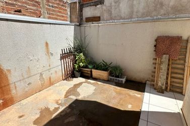 Casa &agrave; venda - 60m&sup2; - JARDIM DAS CEREJEIRAS
