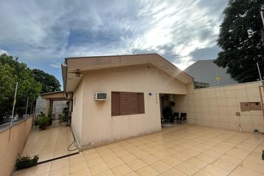 Casa &agrave; venda - 216m&sup2; - Jardim Birigui