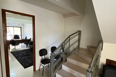 Sobrado &agrave; venda - 262m&sup2; - Zona Armaz&eacute;m