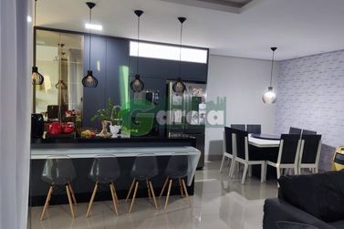 Casa &agrave; venda - 130m&sup2; - Jardim Caravelle