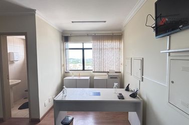 Sal&atilde;o Comercial &agrave; venda - 53m&sup2; - Zona I